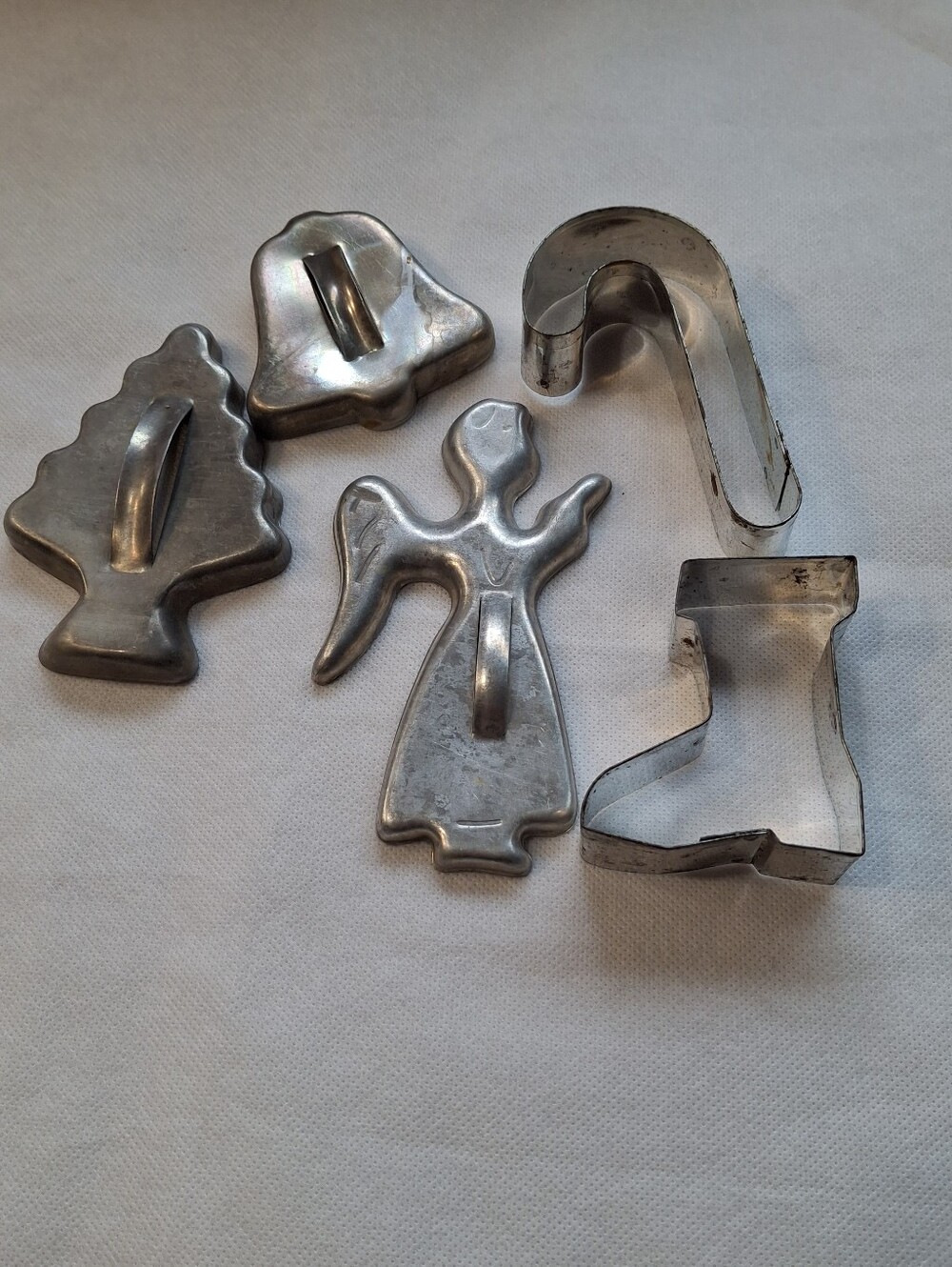 5 Pc Whimsical Farmhousecore Heirloom Metal Christmas Cookie Cutter Set
